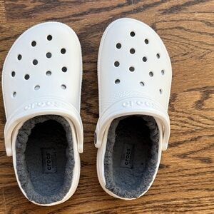 CROCS Kids White Fleece-Lined Slippers
